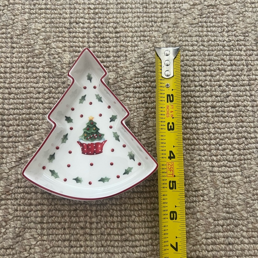 Festive Villeroy & Boch Christmas Tree Dish